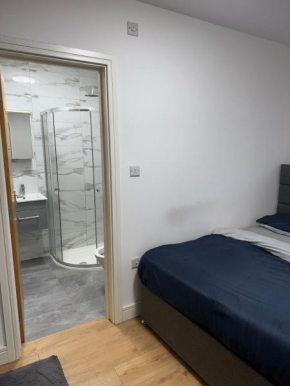 Luxury ultra super High quality Full flat in central London near station